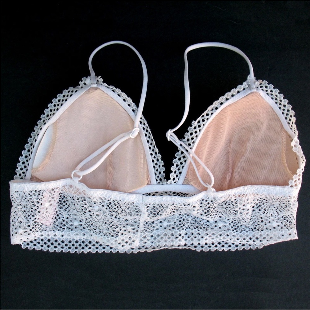 Victoria's Secret Bra Under Bust Lace Cups Lightweight White Size Medium EUC - Picture 2 of 3